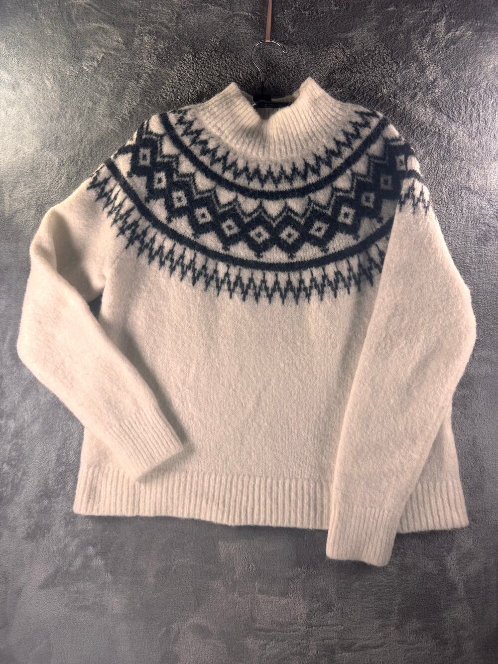 Banana Republic women’s knit sweater in size M